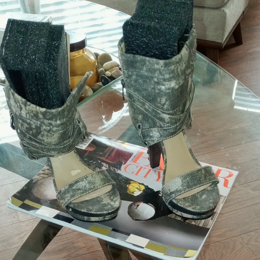 Shoes - Picture 4 of 4